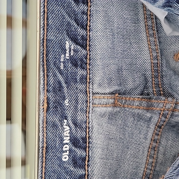 Old Navy High-Rise Raw Hem Distressed No Strech Straight Leg Jeans Sz 10 - Picture 4 of 9